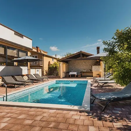 Castelvenere בית נופש Kaštel